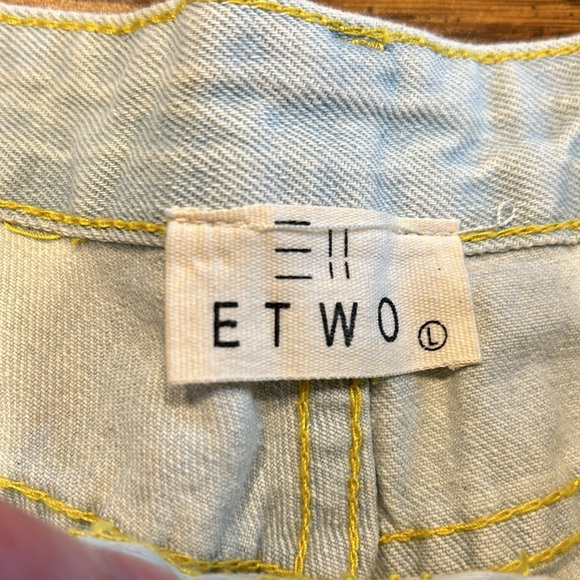 ETWO Embroidered High Rise Distressed Raw Hem Jean Shorts - Picture 8 of 12